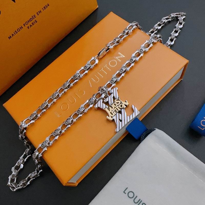 LV Necklace 02lyr118